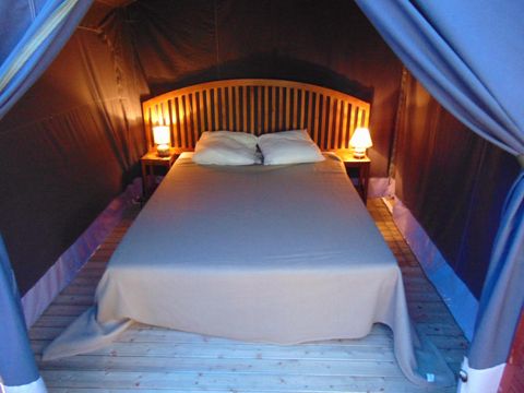 Tente en toile et en bois 5 personnes - Freeflower Standard 37m² / 2 chambres - terrasse (sans sanitaires privatifs)