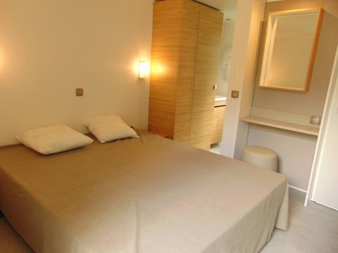 MOBILHOME 6 personnes - Premium 33m² / 2 chambres - 2 salles de bain - terrasse