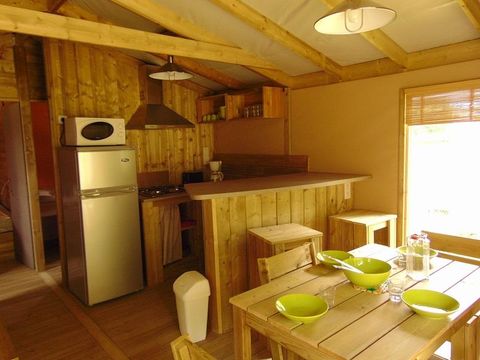 Hébergement 4 personnes - Sweet Flower Premium sur pilotis 43m² / 2 chambres - terrasse