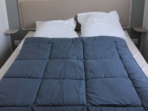 MOBILHOME 8 personnes - Mobil home Eva 40 - 4 chambres 1 sdb - 40m² + terrasse semi couverte