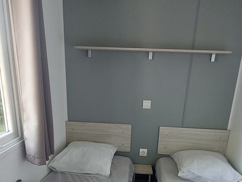 MOBILHOME 8 personnes - Mobil home Eva 40 - 4 chambres 1 sdb - 40m² + terrasse semi couverte