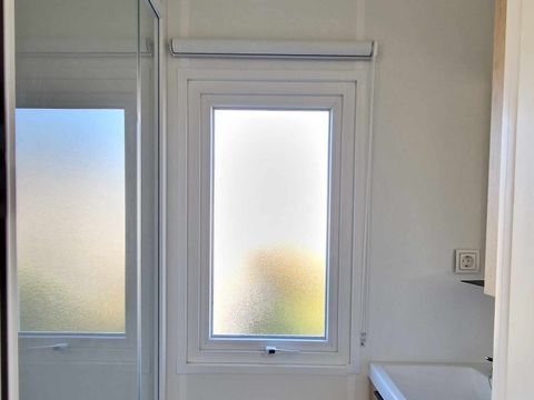 MOBILHOME 6 personnes - Mobil Home Lodge 83 Confort 3 chambres - 28 m² + terrasse intégrée de 8 m