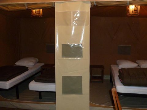 TENTE 4 personnes - Tente équipée (sans sanitaires ni chauffage)