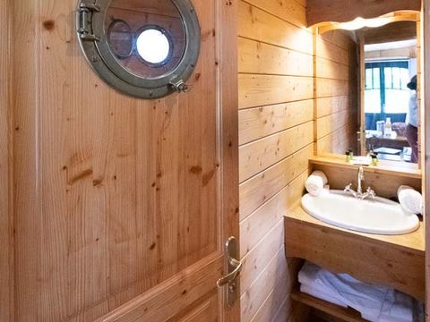 Insolite 4 personnes - HOTELIERE
