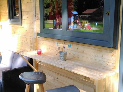 HÉBERGEMENT INSOLITE 8 personnes - CABANE DE GRETEL 3 chambres