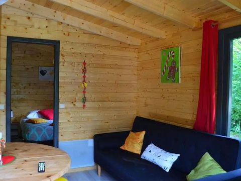 HÉBERGEMENT INSOLITE 8 personnes - CABANE DE GRETEL 3 chambres