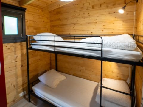 HÉBERGEMENT INSOLITE 8 personnes - CABANE DE GRETEL 3 chambres