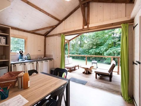 HÉBERGEMENT INSOLITE 5 personnes - LA CABANE DU TRAPPEUR