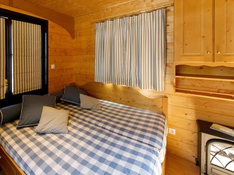 HÉBERGEMENT INSOLITE 3 personnes - BOHEME adaptée aux PMR