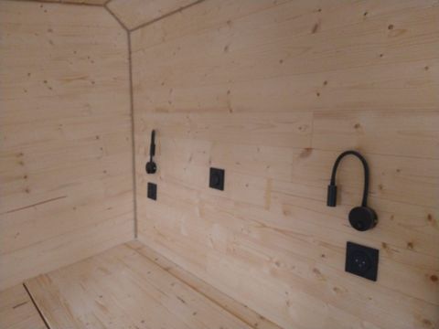 HÉBERGEMENT INSOLITE 3 personnes - CABANE KYARA