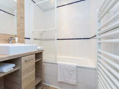 APPARTEMENT 6 personnes - 2 pièces cabine côté parc