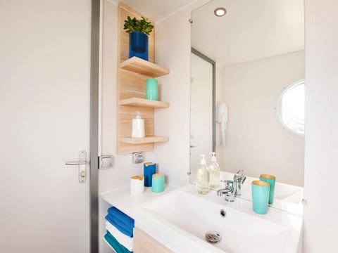 MOBILHOME 6 personnes - Mobil-home Standard 31m² (3 chambres) + TV + terrasse semi-couverte 18m²