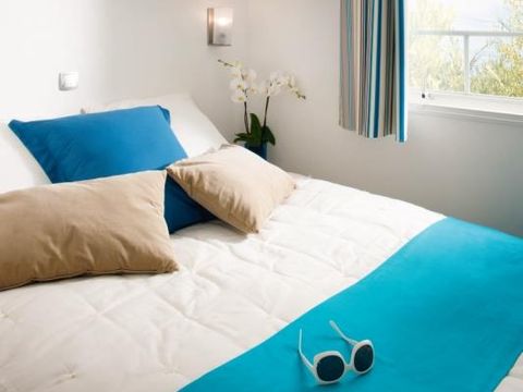 MOBILHOME 6 personnes - Mobil-home Standard 31m² (3 chambres) + TV + terrasse semi-couverte 18m²