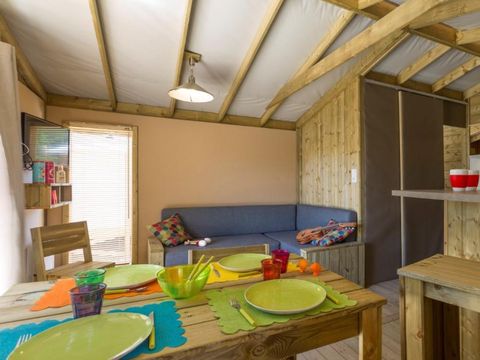 BUNGALOW TOILÉ 4 personnes - Sweetflower sur pilotis Premium 43m² (2 chambres) dont terrasse 11m² + TV + draps et serviettes