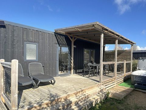 MOBILHOME 4 personnes - Homeflower Premium 26.5m² (2 chambres) + CLIM + TV + draps + serviettes + Jacuzzi