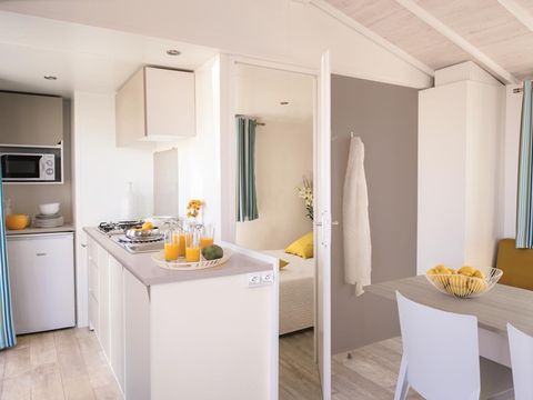 MOBILHOME 4 personnes - Mobil-home Confort 29m² (2 chambres) + TV + terrasse semi-couverte 
