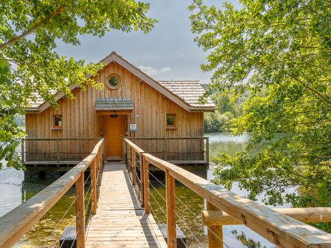 HÉBERGEMENT INSOLITE 2 personnes - CABANE SUR L'EAU avec Jacuzzi