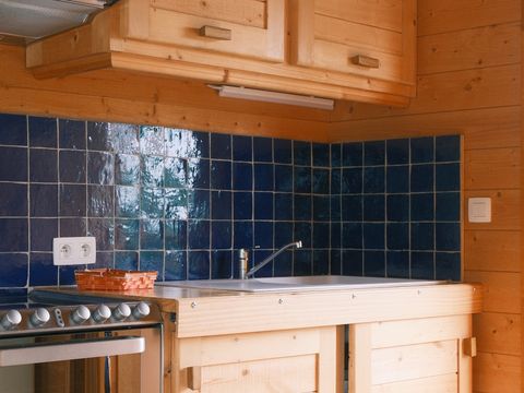 HÉBERGEMENT INSOLITE 2 personnes - CABANE SUR L'EAU avec Jacuzzi