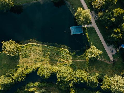 HÉBERGEMENT INSOLITE 2 personnes - CABANE SUR L'EAU