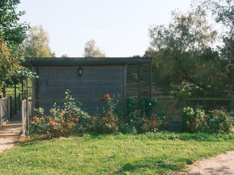 HÉBERGEMENT INSOLITE 2 personnes - CABANE SUR L'EAU