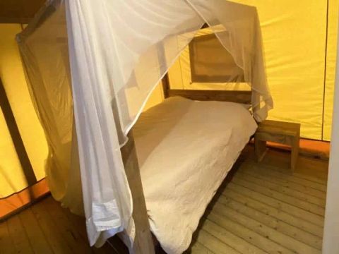 Tente en toile et en bois 5 personnes - Tente Safari Bastides 3 Pièces 5 Personnes