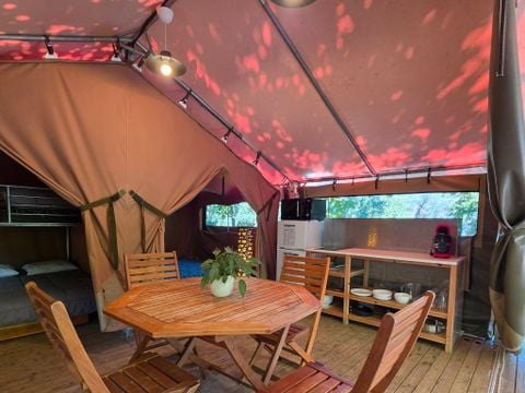 Tente en toile et en bois 2 personnes - Lodge Cocoon River 28m2 (2 ch - 5pers) (sans sanitaires) + terrasse