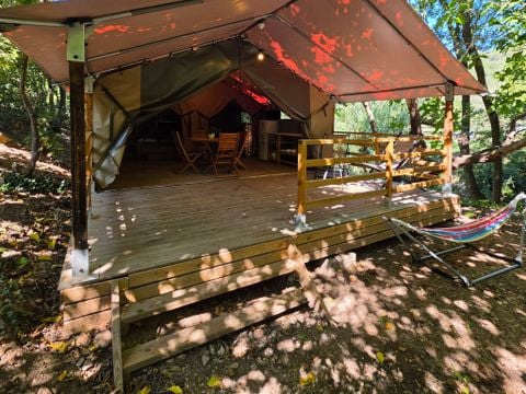 Tente en toile et en bois 2 personnes - Lodge Cocoon River 28m2 (2 ch - 5pers) (sans sanitaires) + terrasse