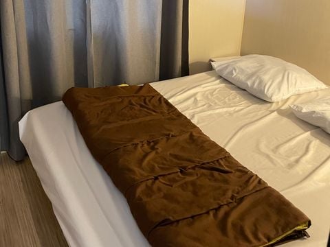 MOBILHOME 4 personnes - 2 chambres avec grande pelouse et terrasse ensoleilée!