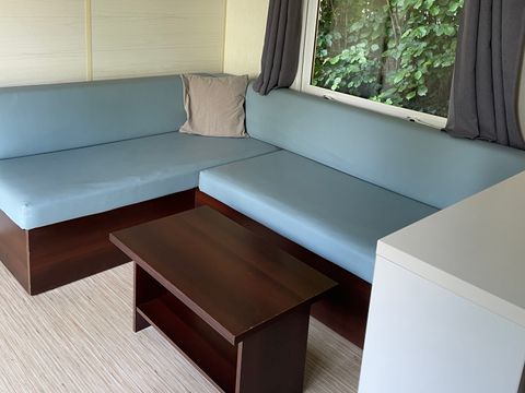 MOBILHOME 4 personnes - 2 chambres avec grande pelouse et terrasse ensoleilée!