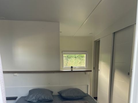 Mobilhome 5 personnes - Cottage 5pers: 2 chambres / 2 salles de bain avec spa privatif (4 Couchages+ 1 lit superposé ENFANT