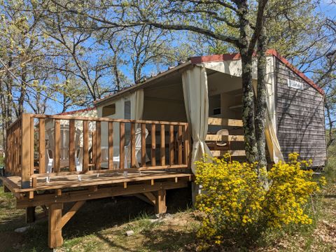 TENTE TOILE ET BOIS 4 personnes - Tithome avec sanitaire (samedi à samedi du 06/07/24 au 31/08/24) 4 pers.