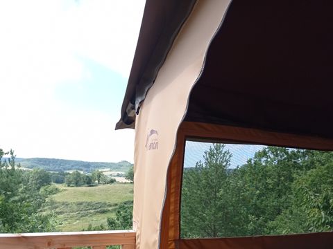 HÉBERGEMENT INSOLITE 2 personnes - Cabane sur pilotis 1/2 pers. - (3 nuits minimum en Juillet et Août)