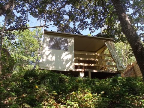 MOBILHOME 4 personnes - toilé sans sanitaires (arrivée samedi en pleine saison)