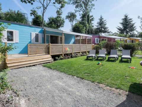 MOBILHOME 8 personnes -  Mobil-home | Premium | 4 Ch. | 8 Pers. | Terrasse surélevée | 1 SDB | TV