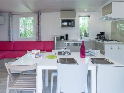 MOBILHOME 8 personnes -  Mobil-home | Premium | 4 Ch. | 8 Pers. | Terrasse surélevée | 1 SDB | TV