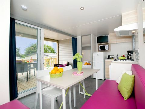 MOBILHOME 4 personnes - Mobil-home | Comfort | 2 Ch. | 4 Pers. | Terrasse surélevée | 2 SDB | TV