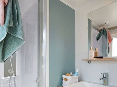 MOBILHOME 6 personnes - Mobil-home | Comfort | 3 Ch. | 6 Pers. | Terrasse surélevée | Clim. | TV