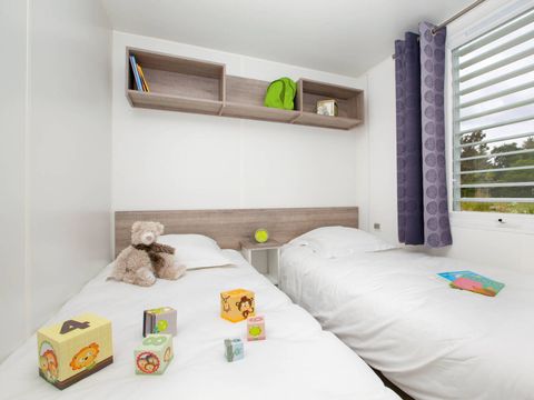 MOBILHOME 4 personnes - Mobil-home | Classic | 2 Ch. | 4 Pers. | Terrasse surélevée | Toit terrasse | 1 SDB | TV
