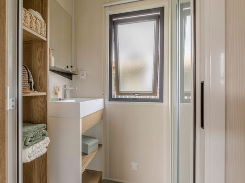 MOBILHOME 4 personnes - GRAND CONFORT  2 chambres C 24m² TV