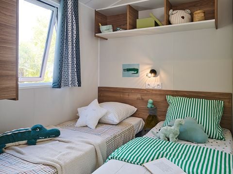 Mobilhome 8 personnes - PRESTA - 40m² - 4 chambres - 2 salles de bain - TV - Clim
