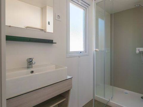 MOBILHOME 8 personnes - Mobil-home | Comfort | 3 Ch. | 6/8 Pers. | Terrasse surélevée non couverte | 1 SDB | TV