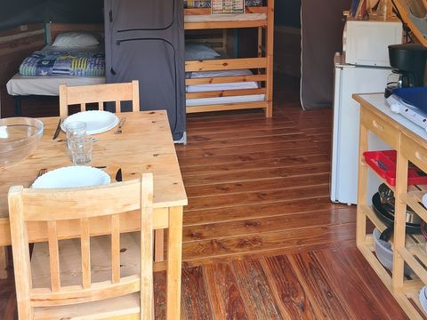 Tente en toile et en bois 2 personnes - Tipi - sans sanitaires