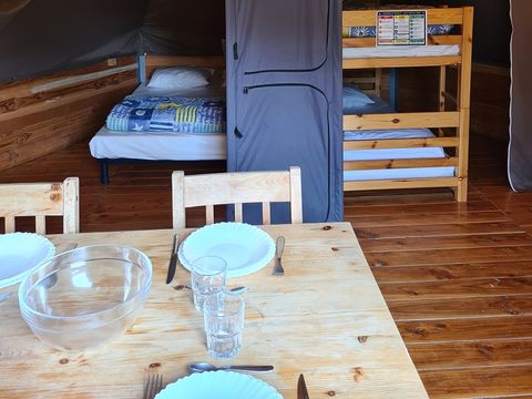 Tente en toile et en bois 2 personnes - Tipi - sans sanitaires