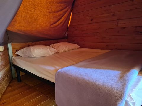 Tente en toile et en bois 2 personnes - Tipi - sans sanitaires