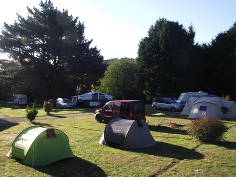 Emplacement - Emplacement nu + véhicule