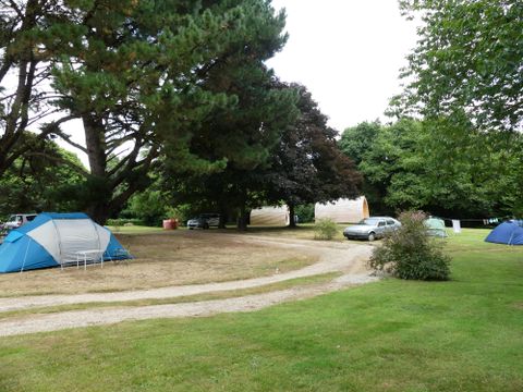 Emplacement - Emplacement nu + véhicule