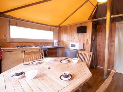TENTE TOILE ET BOIS 4 personnes - Lodge IGUELDO 4 personnes
