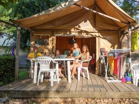 TENTE TOILE ET BOIS 6 personnes - Lodge URCHILO 6 personnes