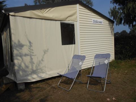 TENTE TOILE ET BOIS 5 personnes - TITHOME 25m²  2 chambres - PAS DE WC ET SALLE DE BAIN