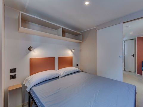 MOBILHOME 6 personnes - Comfort XL | 2 Ch. | 4/6 Pers. | Terrasse surélévée non couverte | Clim. | TV